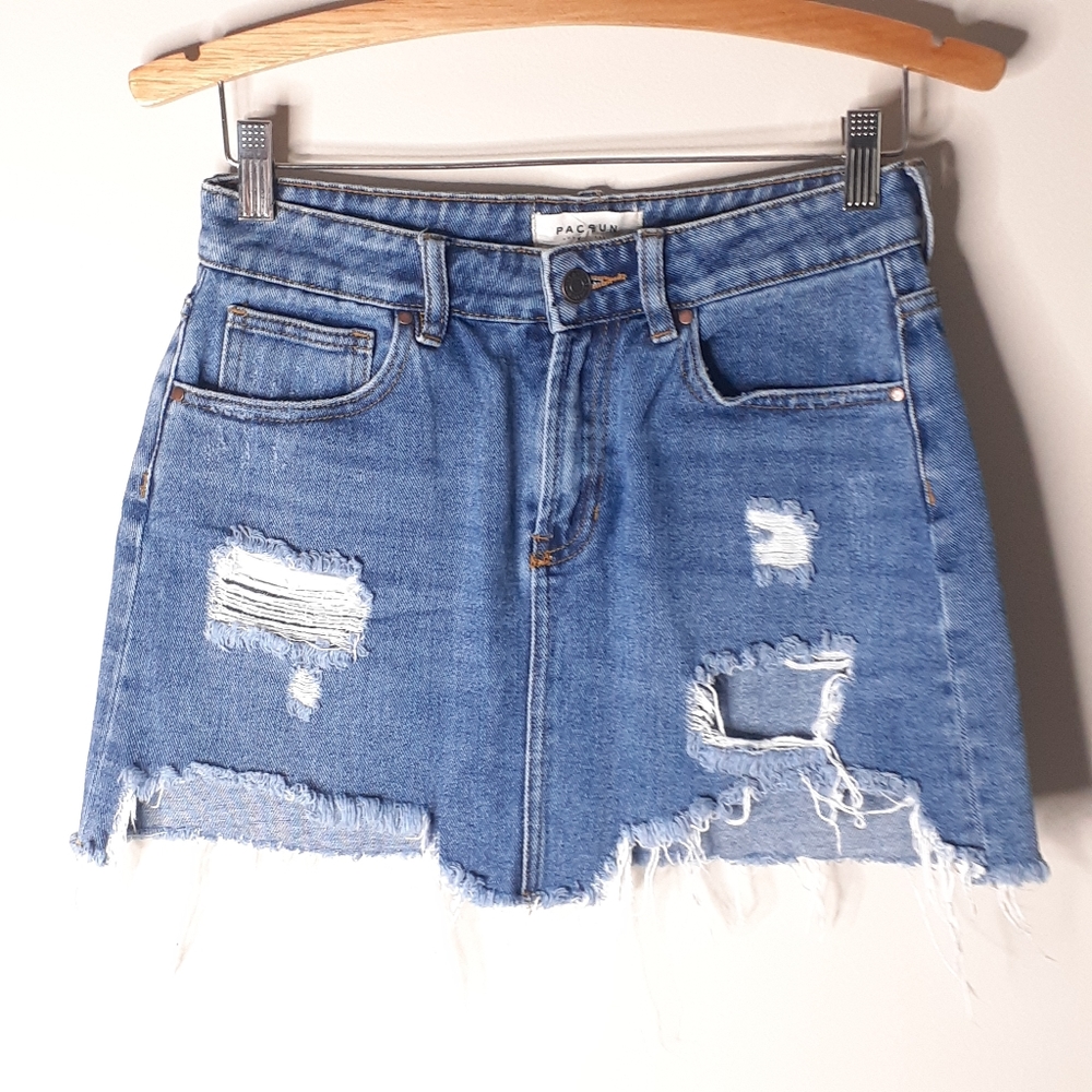 🎉 Pac Sun Distressed Jean Skirt size 25